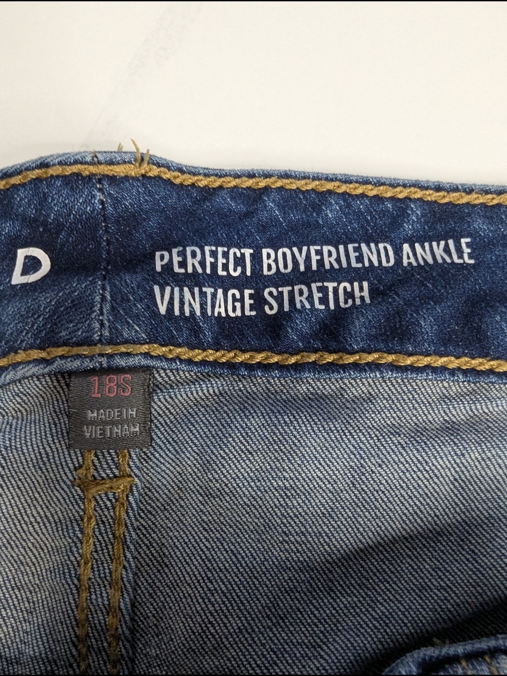Torrid Women's 18S Perfect Boyfriend Ankle Vintage Stretch Dark Wash Blue Jeans - Picture 4 of 9